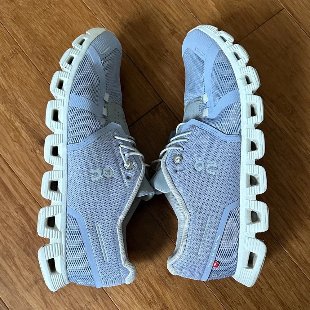 On Cloud Light purple Running Sneakers